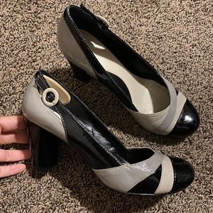 Super cute and unique Mudd heels